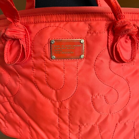 Marc Jacobs Red Signature Quilted Laptop Bag - Picture 6 of 10